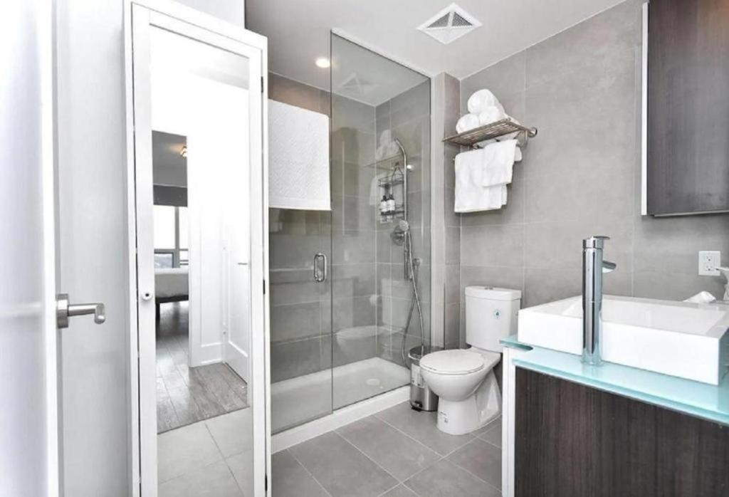 Appartamento Metropolis Loft - Cn Tower Toronto Esterno foto